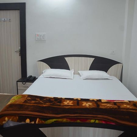 Hotel Pyara Palace Gaya Room photo